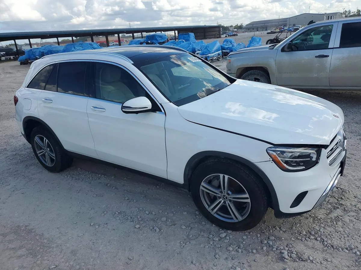 MERCEDES-BENZ GLC 300 2022