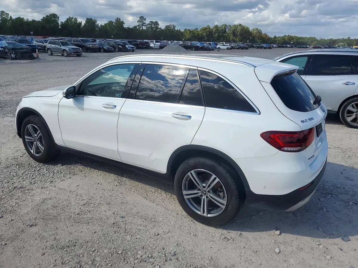 MERCEDES-BENZ GLC 300 2022