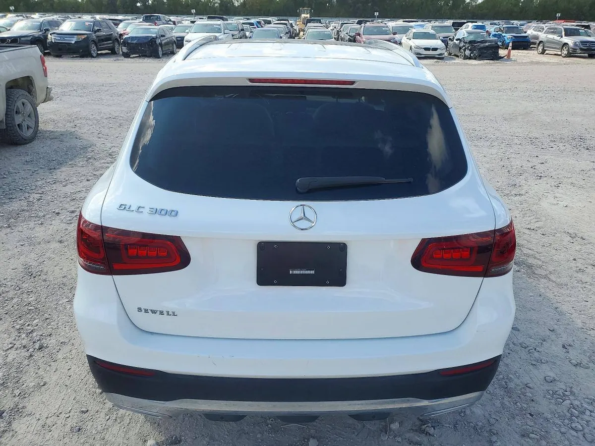 MERCEDES-BENZ GLC 300 2022