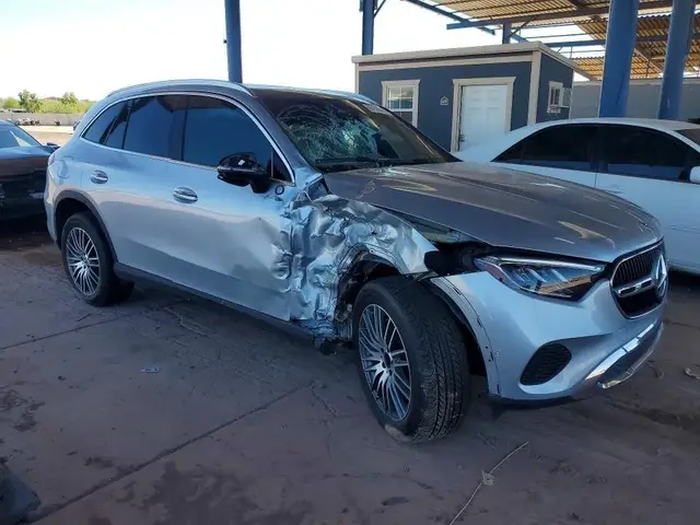 MERCEDES-BENZ GLC 300 2023
