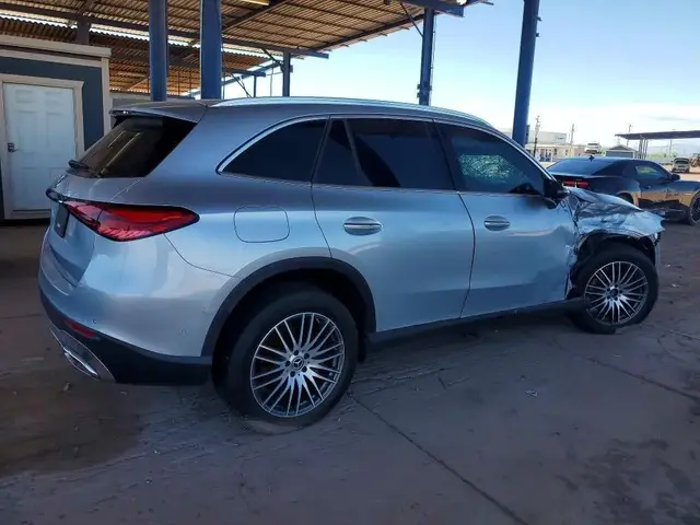 MERCEDES-BENZ GLC 300 2023