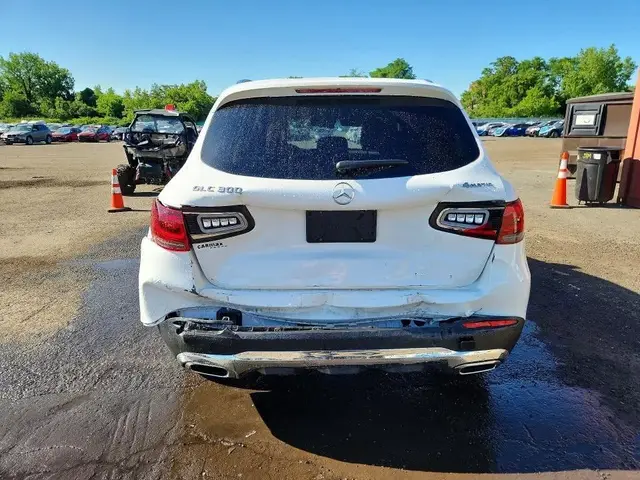 MERCEDES-BENZ GLC 300 4MATIC 2022