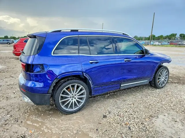 MERCEDES-BENZ GLB 250 2023