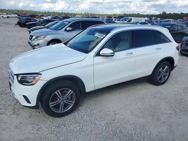 MERCEDES-BENZ GLC 300 2022
