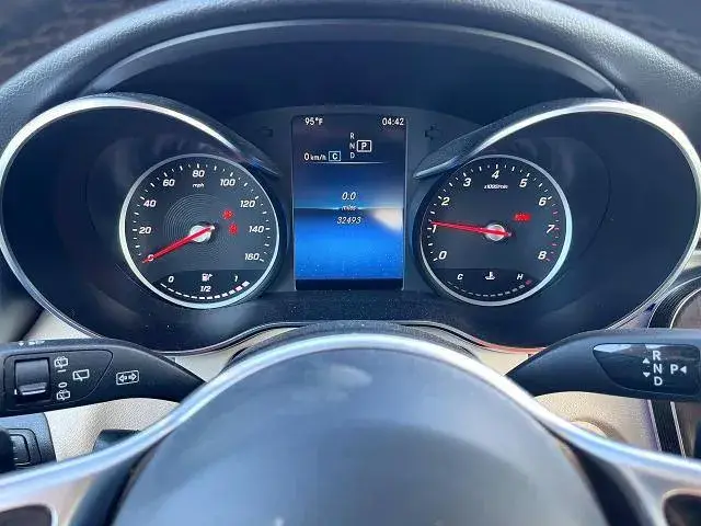 MERCEDES-BENZ GLC 300 2022
