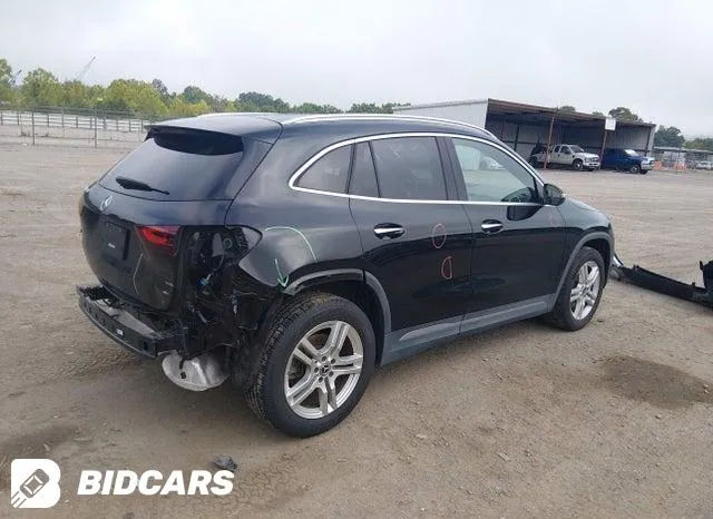 MERCEDES-BENZ GLA 250 2023