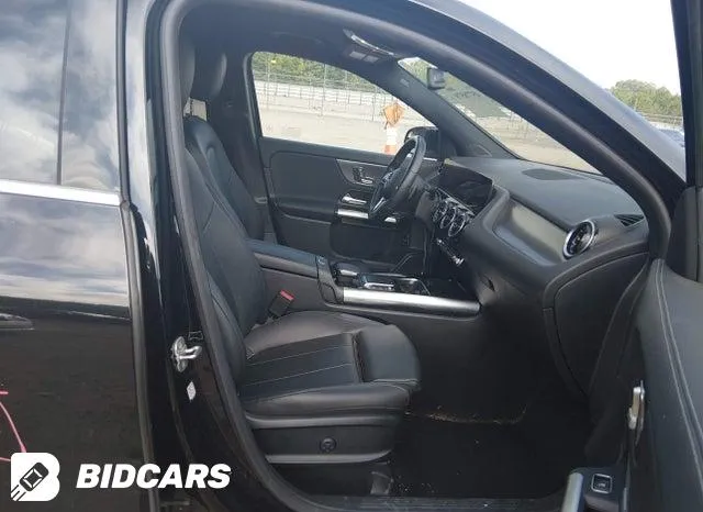 MERCEDES-BENZ GLA 250 2023