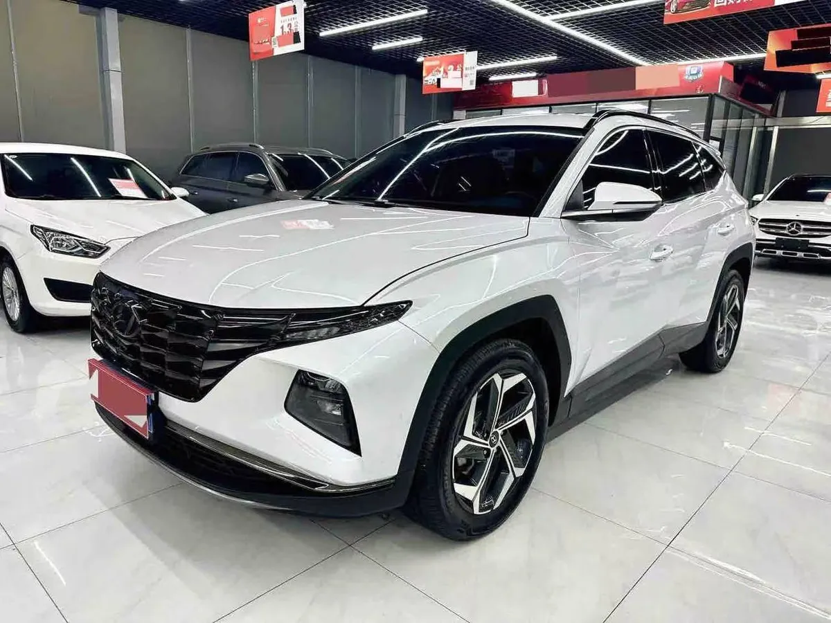 HYUNDAI TUCSON L DELUXE 2023