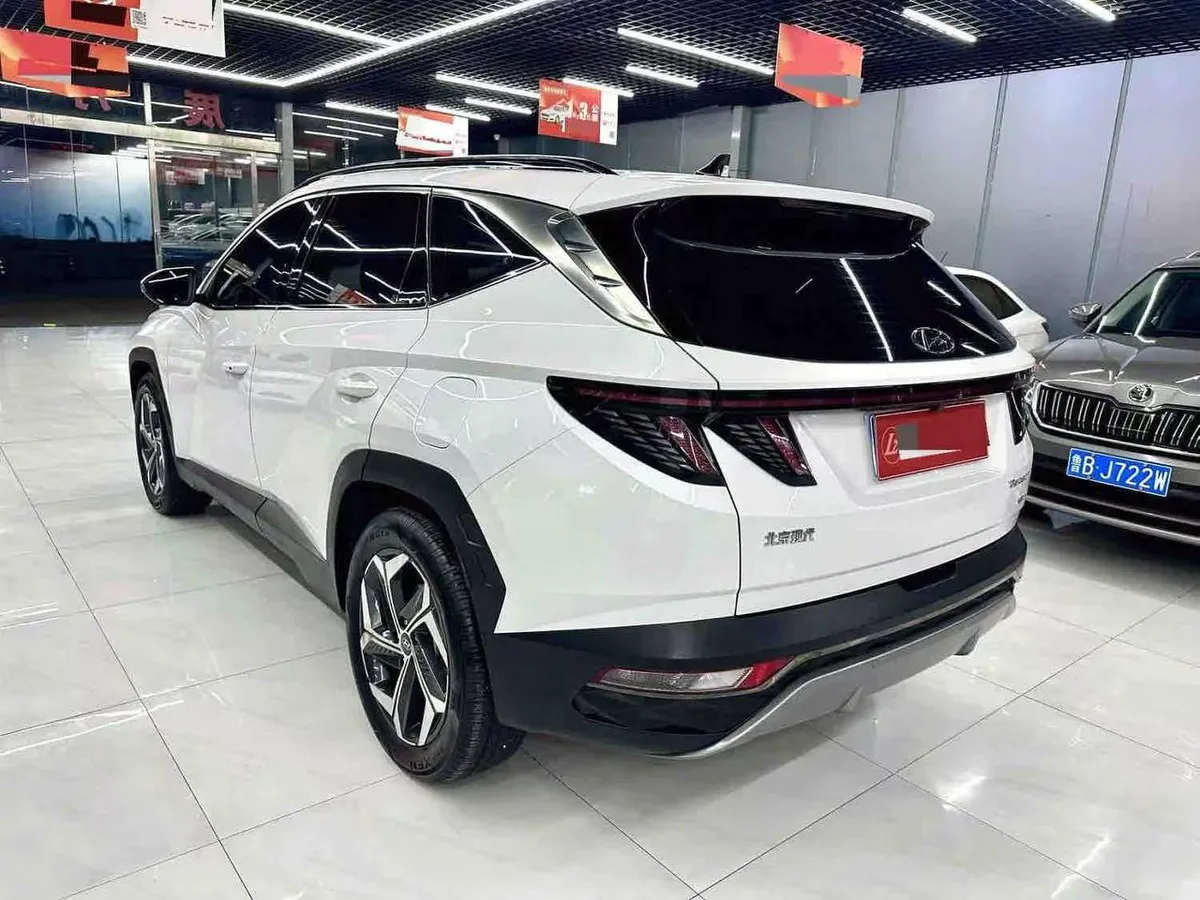HYUNDAI TUCSON L DELUXE 2023