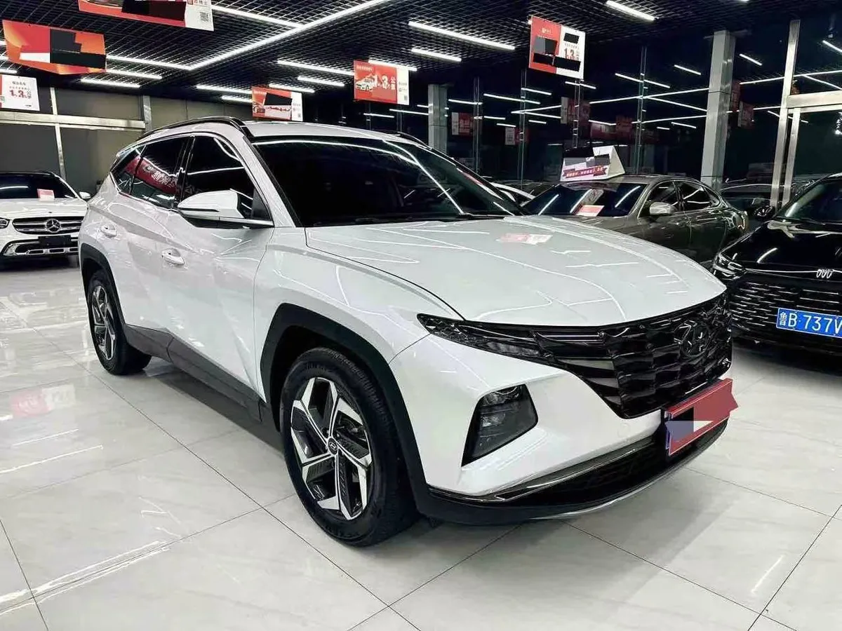 HYUNDAI TUCSON L DELUXE 2023