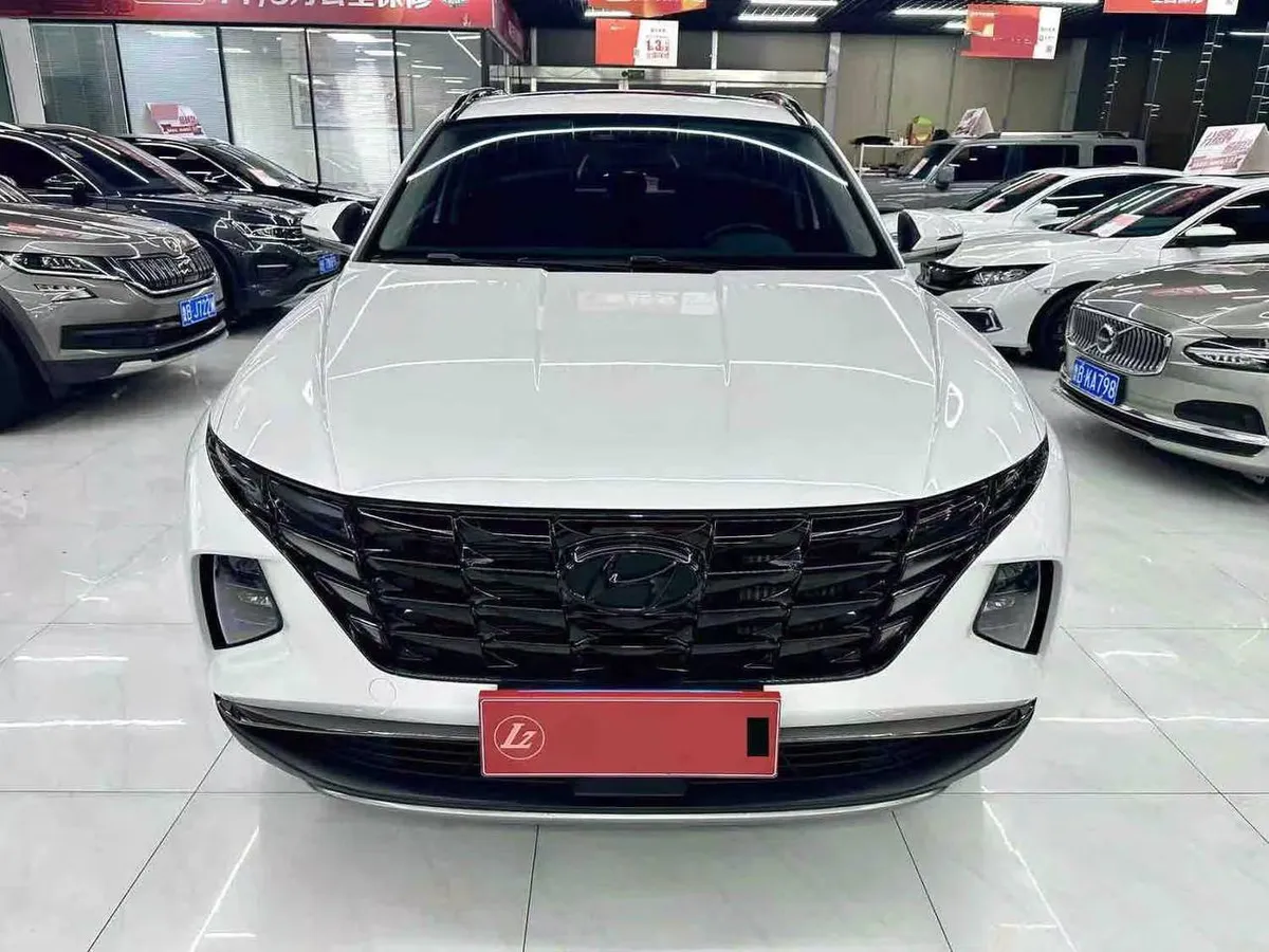 HYUNDAI TUCSON L DELUXE 2023