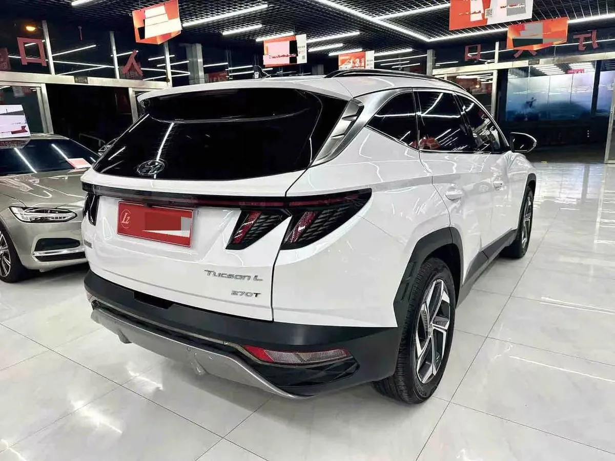 HYUNDAI TUCSON L DELUXE 2023