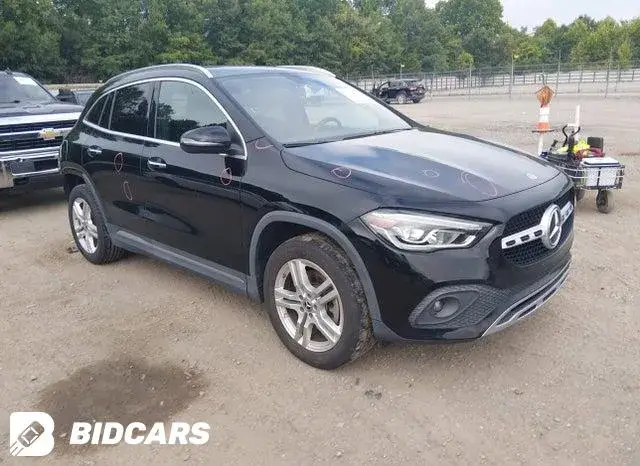 MERCEDES-BENZ GLA 250 2023