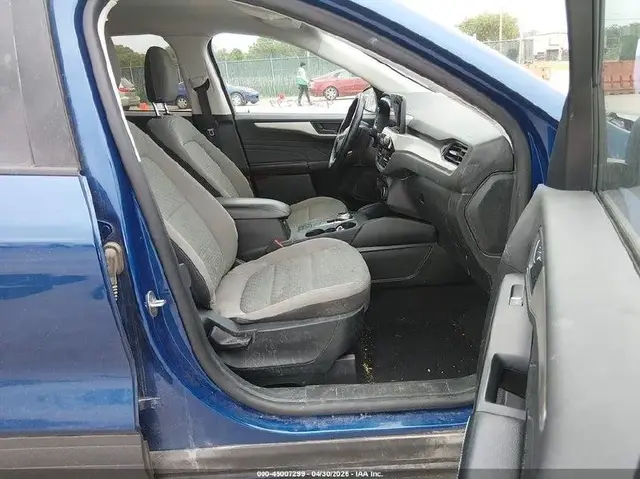 FORD ESCAPE SE 2022