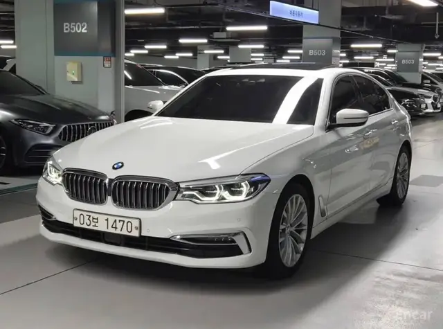 BMW 5 SERIES LUXURY 2019