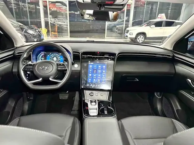 HYUNDAI TUCSON L DELUXE 2023