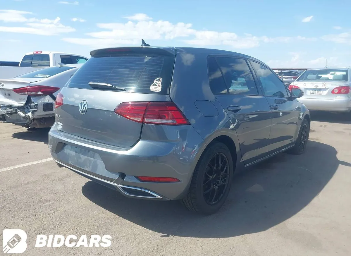 VOLKSWAGEN GOLF 2020
