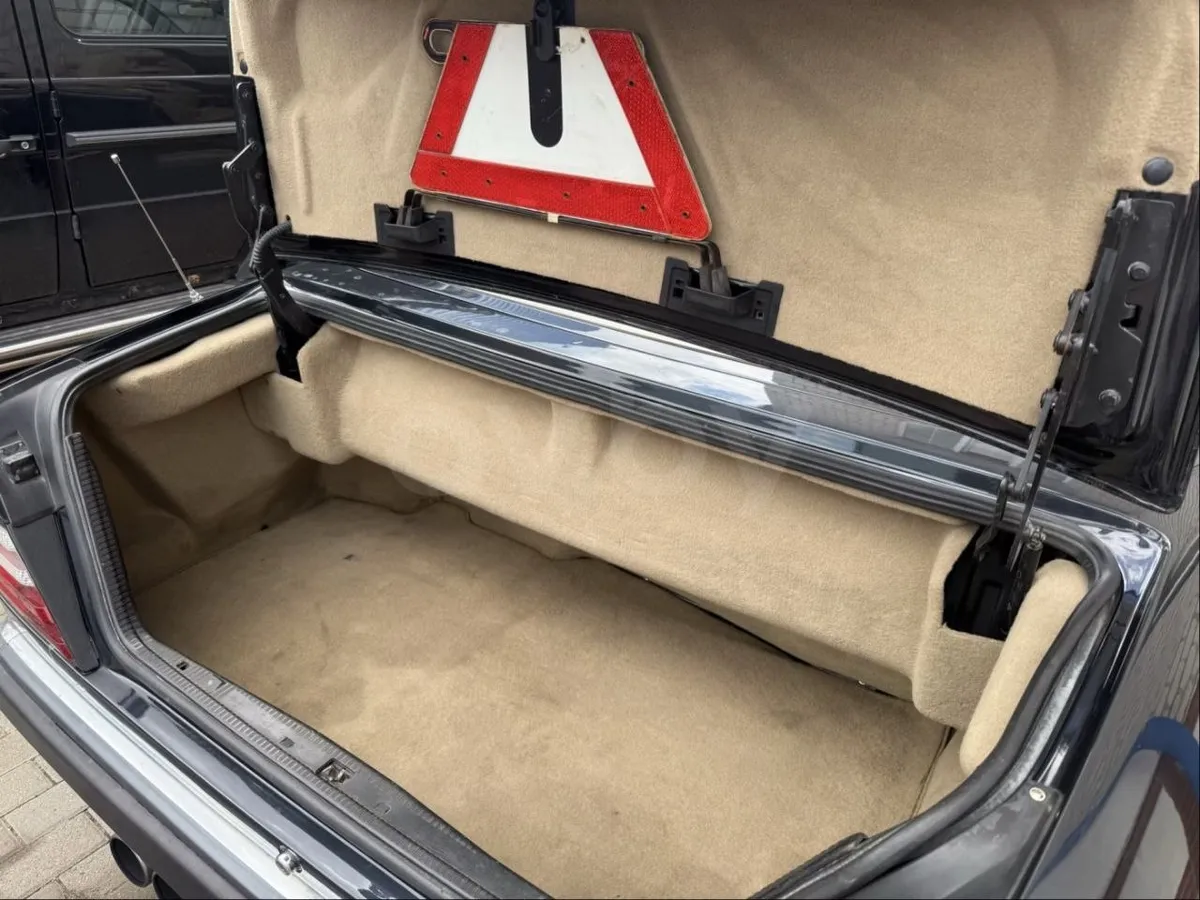 MERCEDES-BENZ C124 1993