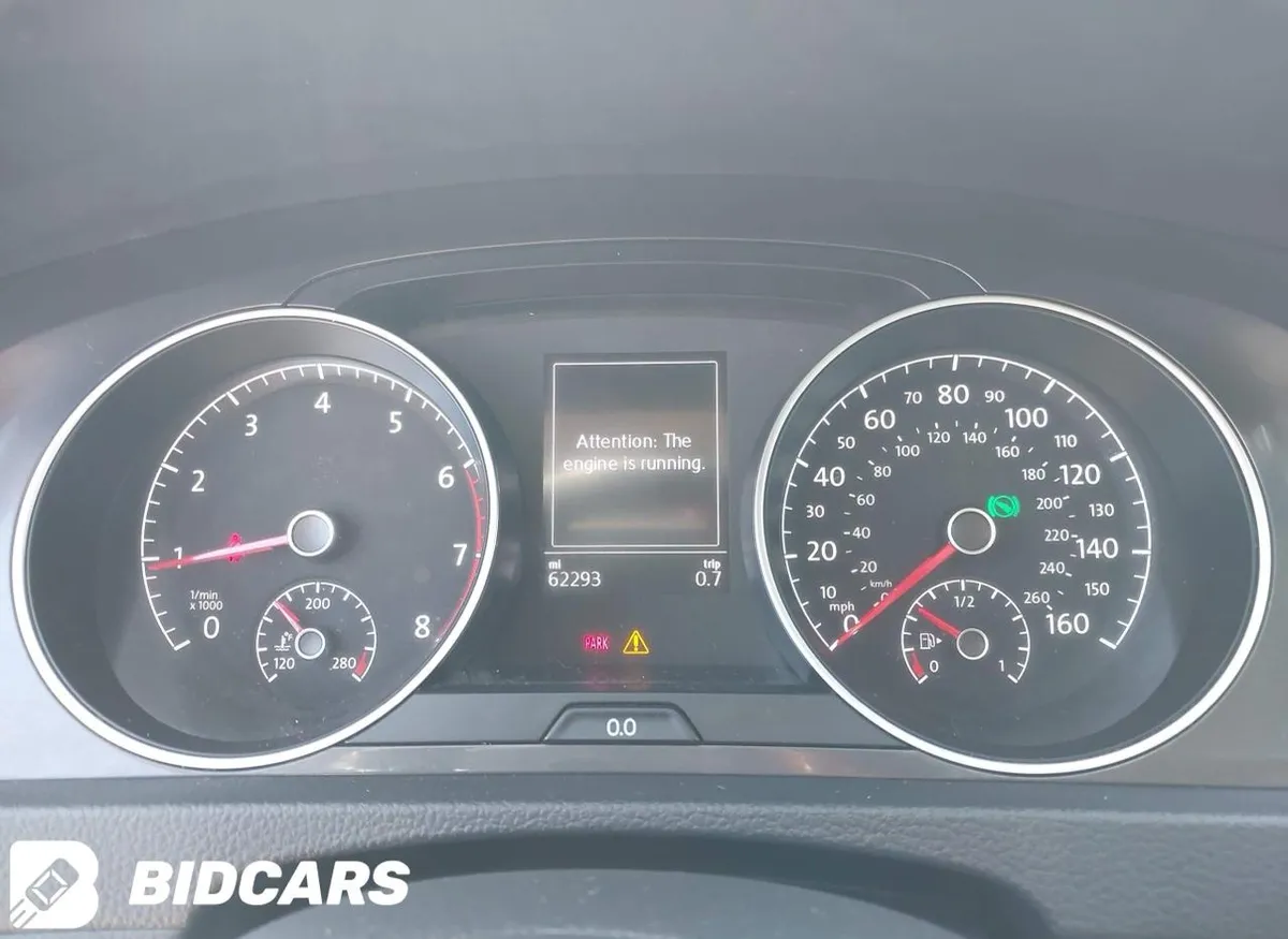 VOLKSWAGEN GOLF ПОДОГРЕВ ПЕРЕДНИХ СИДЕНИЙ ЛЮК 8 ДЮЙМОВЫЙ ЭКРАН APPLE CARPLAY / ANDROID AUTO КАМЕРА ЗАДНЕГО ВИДА КОНТ 2019