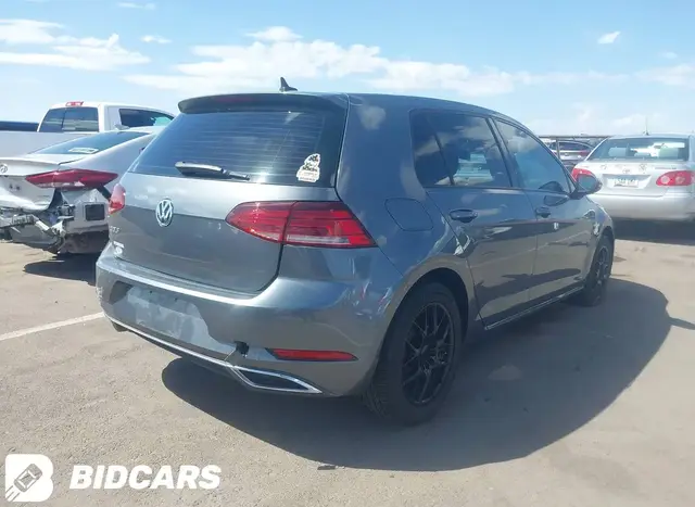 VOLKSWAGEN GOLF 2020