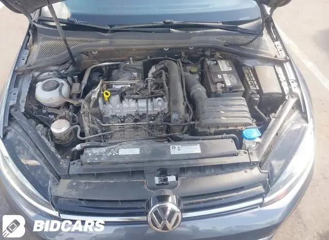 VOLKSWAGEN GOLF 2020