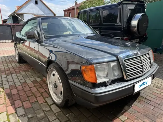 MERCEDES-BENZ C124 1993