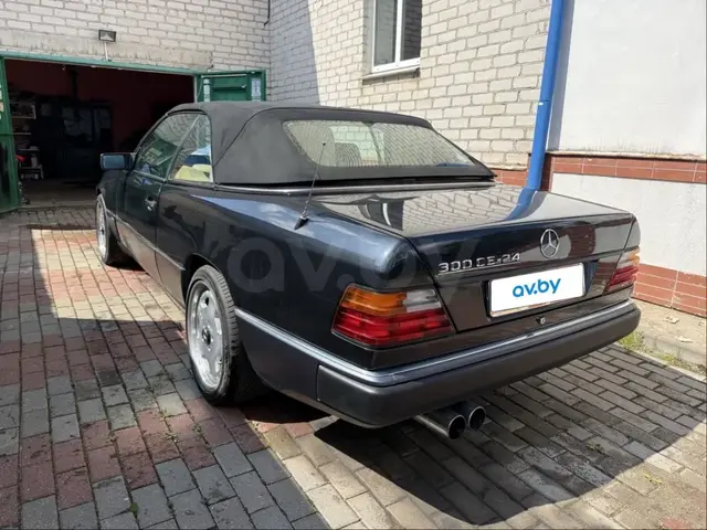 MERCEDES-BENZ C124 1993