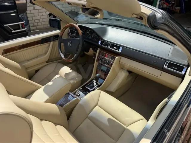 MERCEDES-BENZ C124 1993