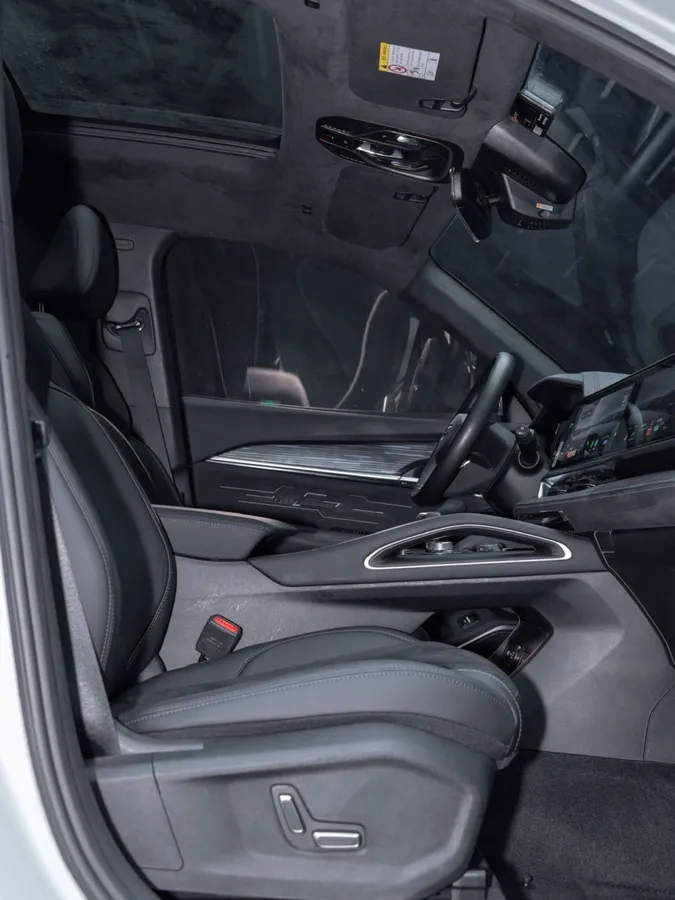 GEELY XINGYUE L HYBRID 2022