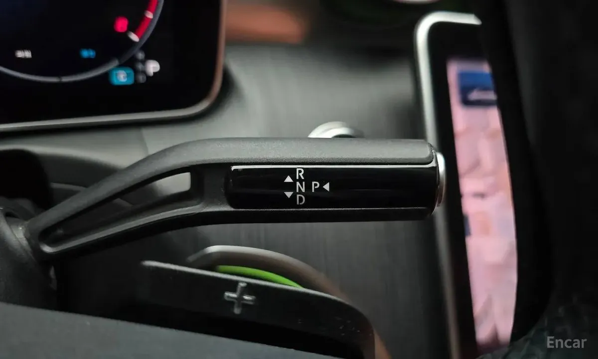 MERCEDES-BENZ C300 4MATIC AVANTGARDE 2023