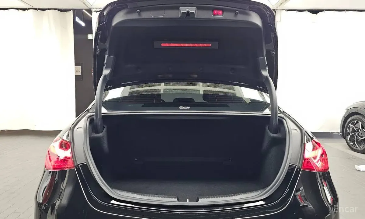 MERCEDES-BENZ C300 4MATIC AMG-LINE 2023