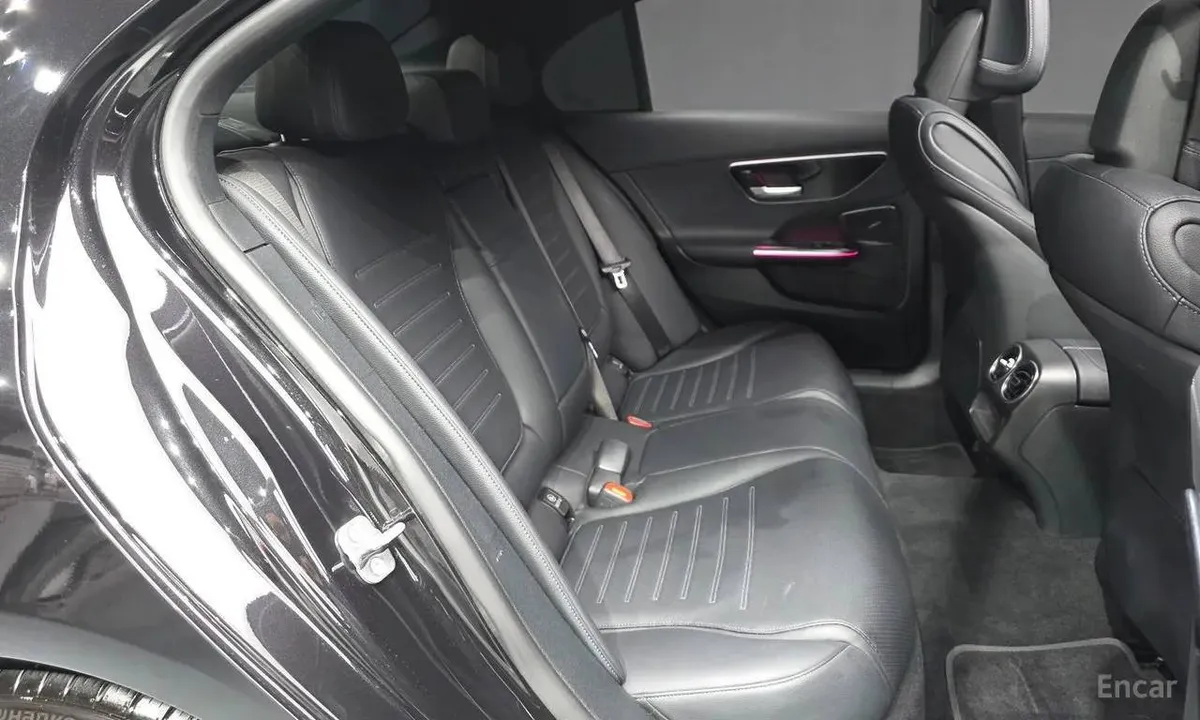 MERCEDES-BENZ C300 4MATIC AMG-LINE 2023