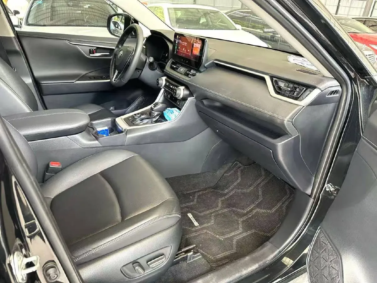 TOYOTA RAV4 HYBRID 2023