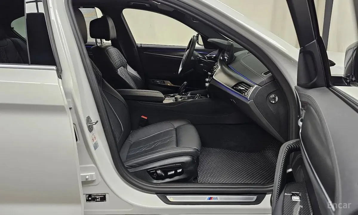 BMW 5 SERIES 2023