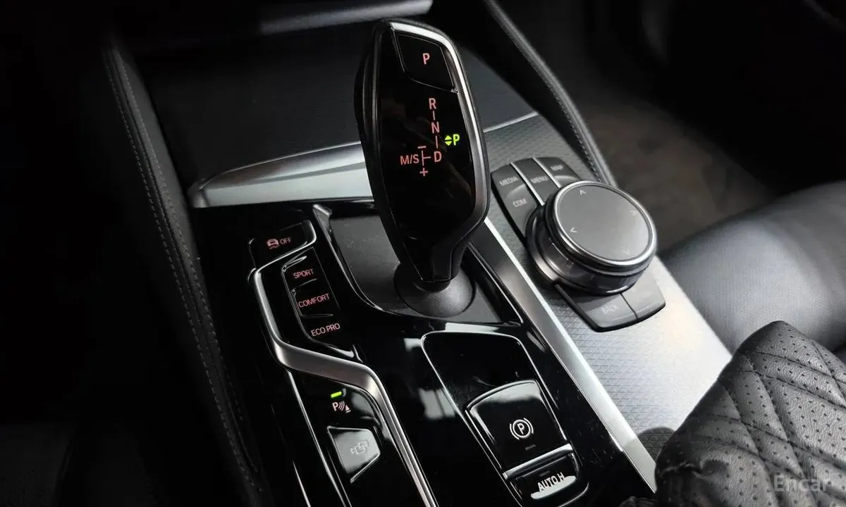 BMW 5 SERIES 2023