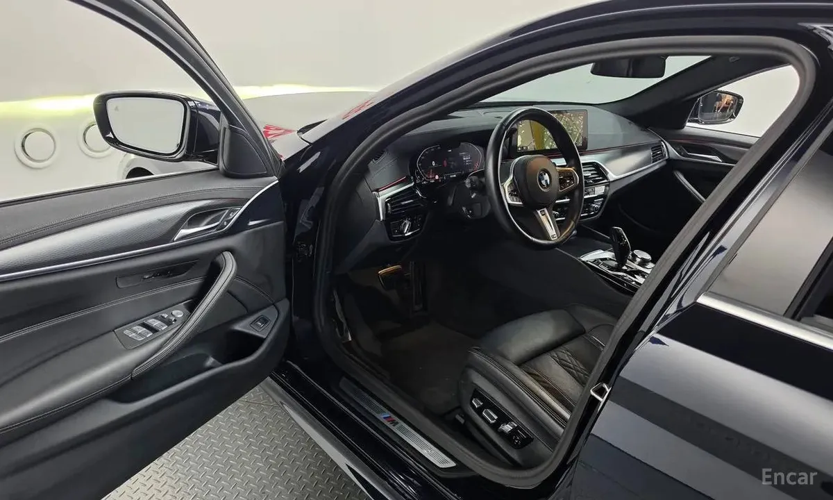 BMW 5 SERIES 2023