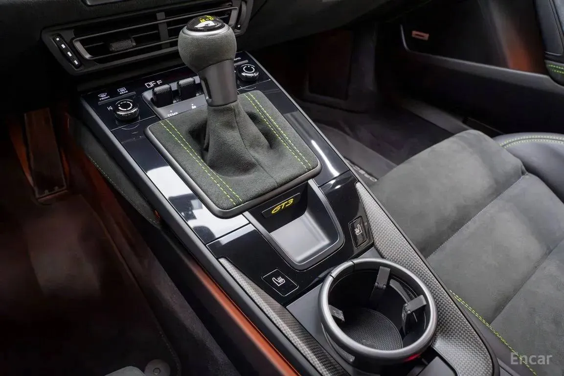 PORSCHE 911 2022