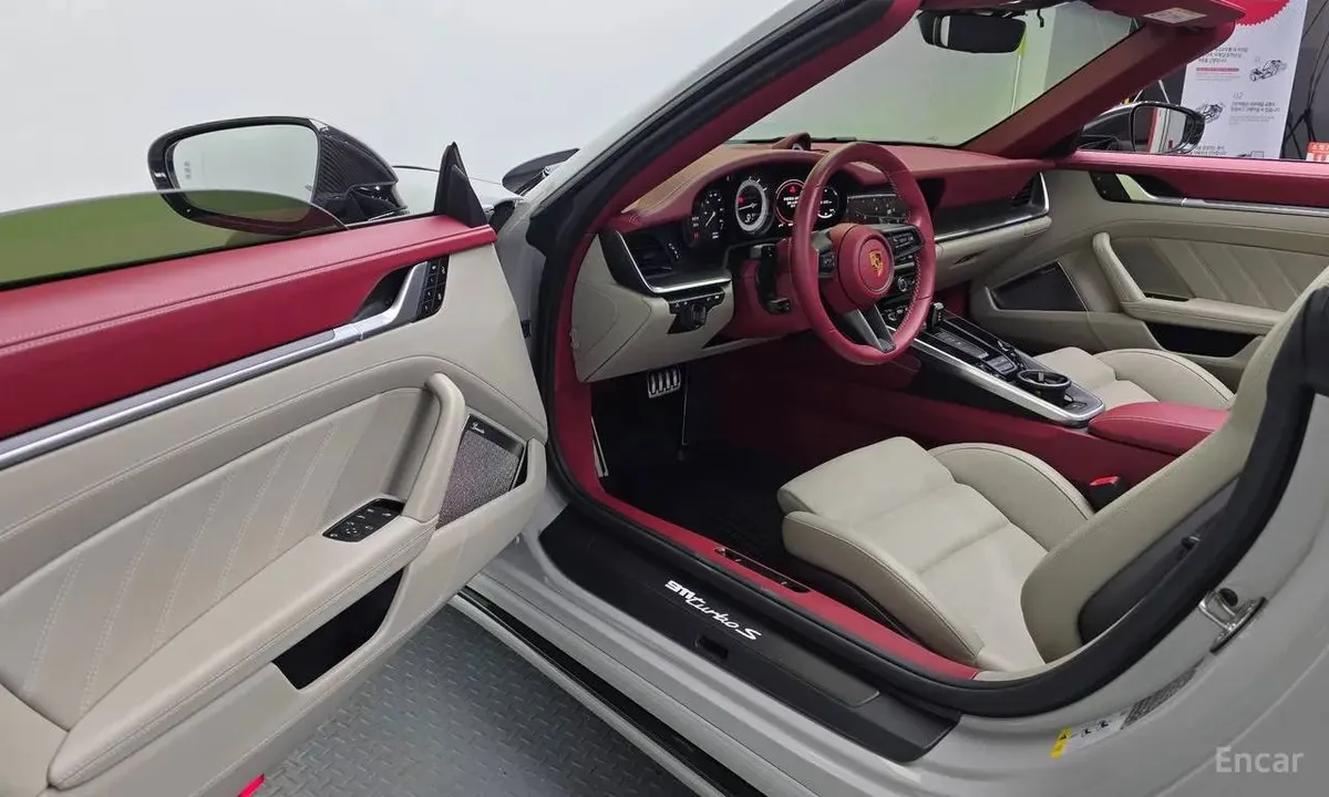 PORSCHE 911 2022