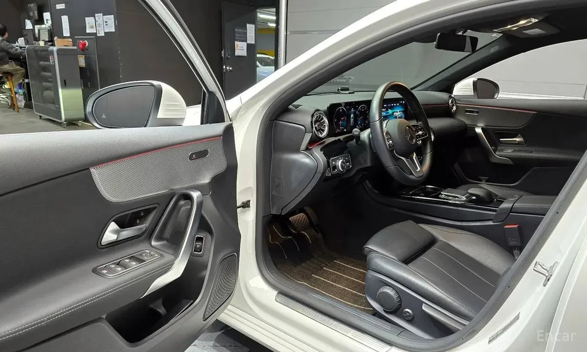 MERCEDES-BENZ A220 SEDAN 2022