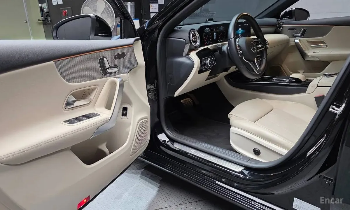 MERCEDES-BENZ A220 SEDAN 2022