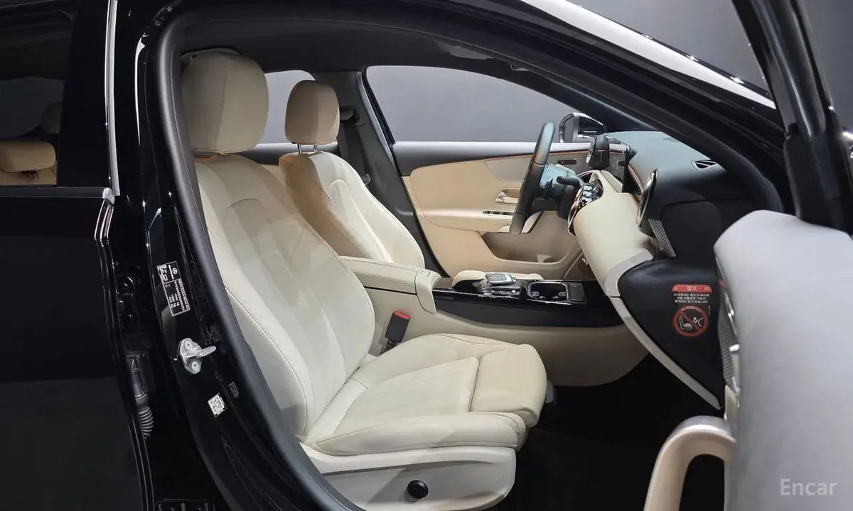 MERCEDES-BENZ A220 SEDAN 2022