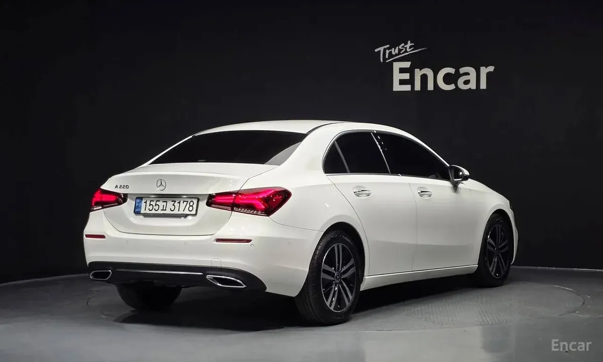 MERCEDES-BENZ A220 SEDAN 2022