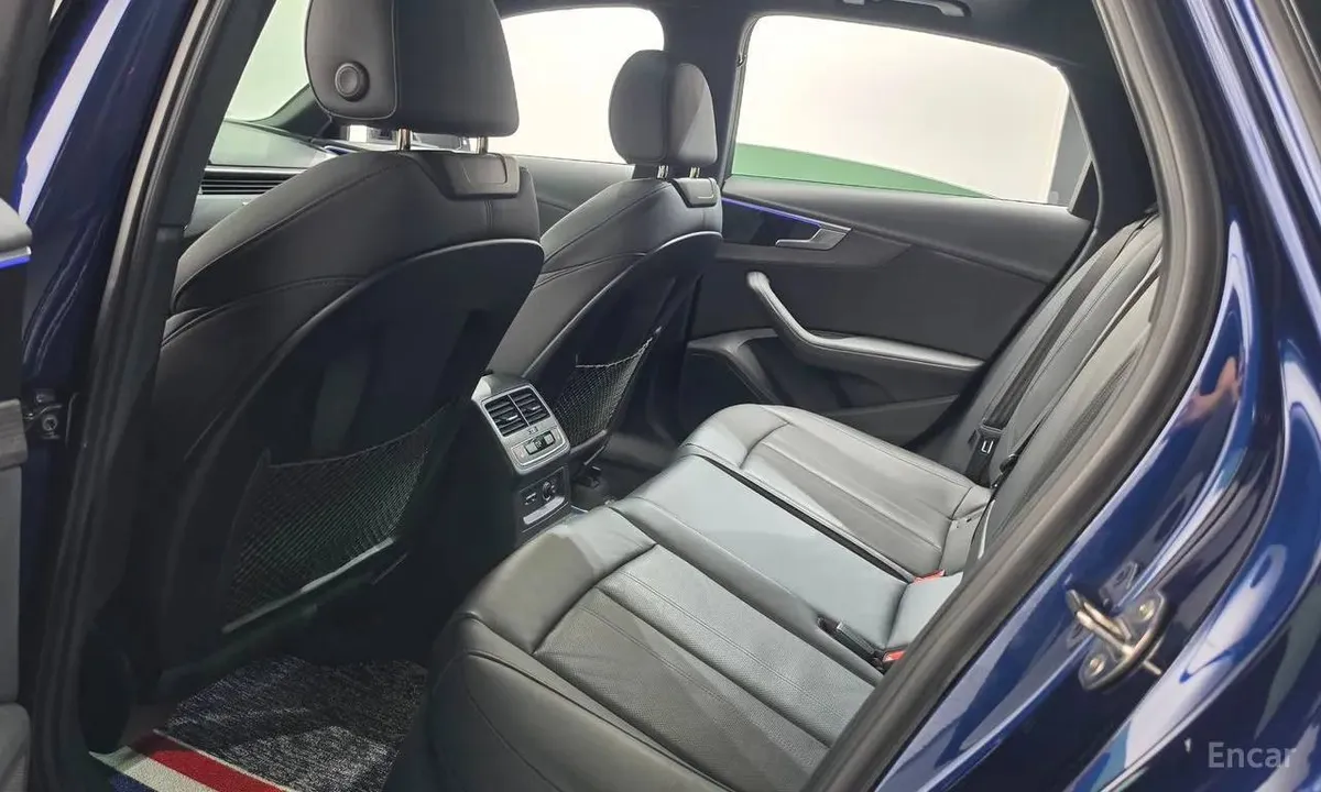AUDI A4 PREMIUM 2023