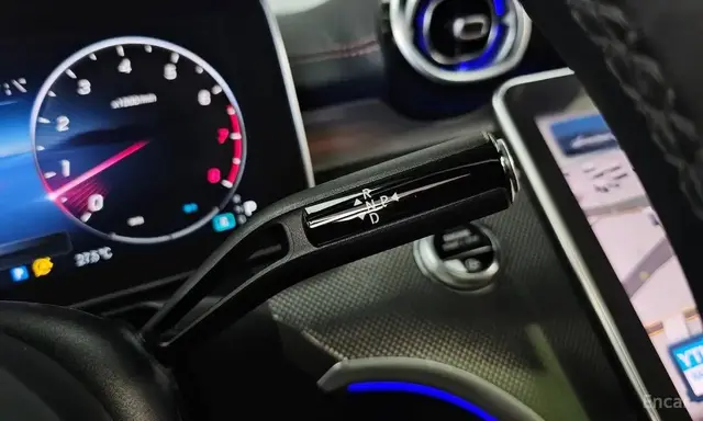 MERCEDES-BENZ C300 4MATIC AMG-LINE 2023