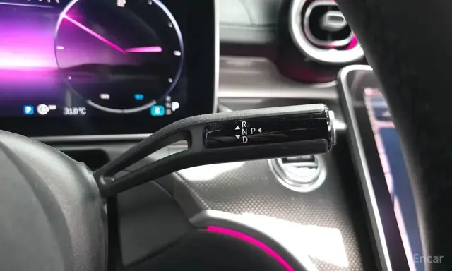 MERCEDES-BENZ C300 4MATIC AMG-LINE 2023