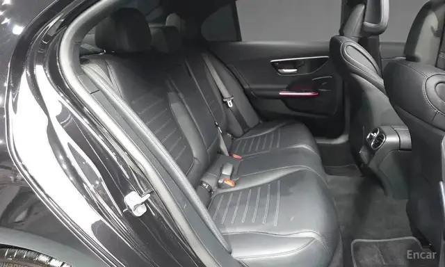 MERCEDES-BENZ C300 4MATIC AMG-LINE 2023