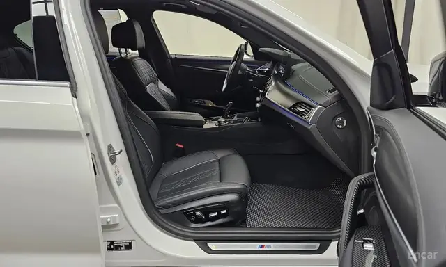 BMW 5 SERIES 2023