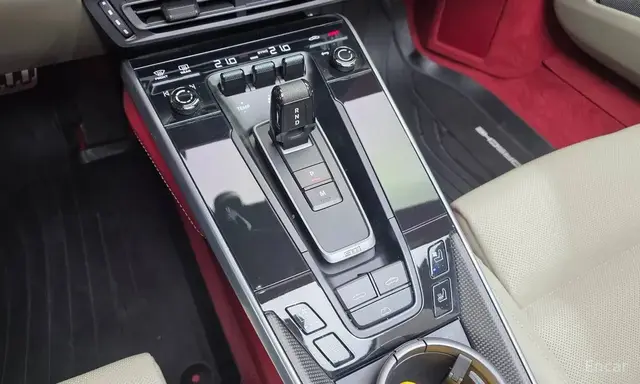 PORSCHE 911 2022
