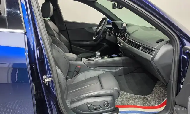 AUDI A4 PREMIUM 2023