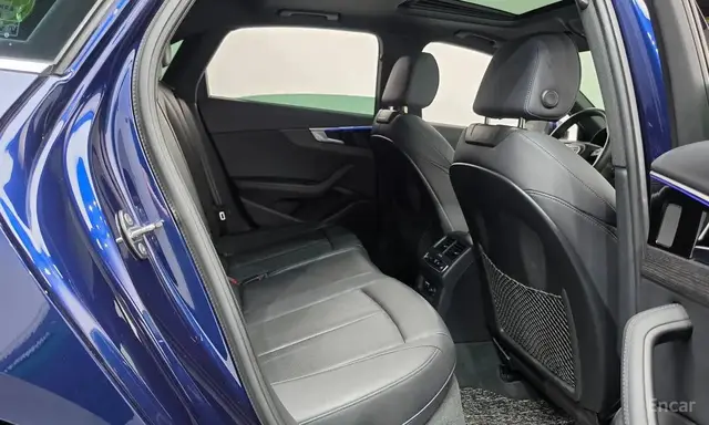 AUDI A4 PREMIUM 2023